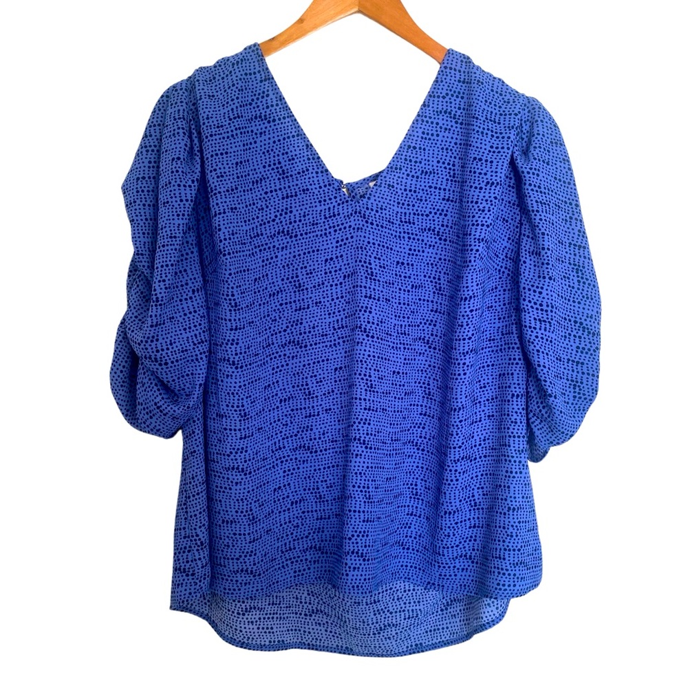 Ava & VIV top with puffy sleeves gold back button blue with shapes. Size 2X